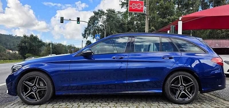 Usado Mercedes C300 306 HP (225 kW) 2020 Azul Carrinha