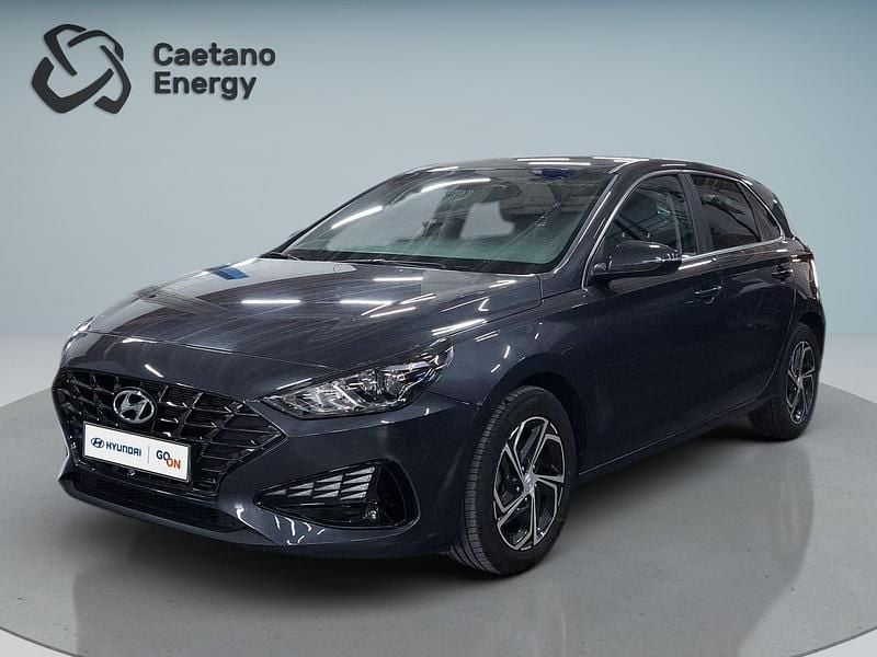 Dark knight (metalizada) Usado 2023 Hyundai i30 Style | € 20.550 (Preço justo) - Imagem 1/4