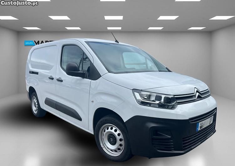 Branco Usado 2021 Citroën Berlingo Shine Monovolume | € 14.450 (Preço justo) - Imagem 1/1