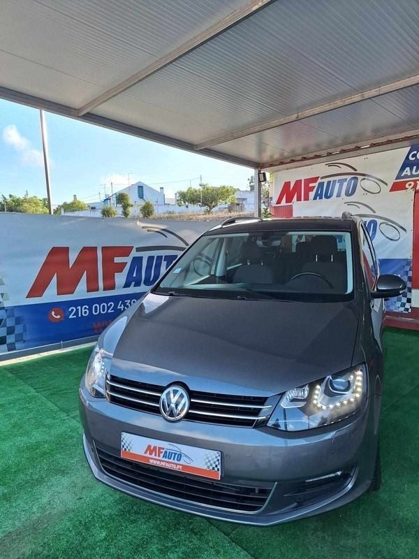 Usado VW Sharan Highline 184 HP (135 kW) 2017 Cinzento Monovolume