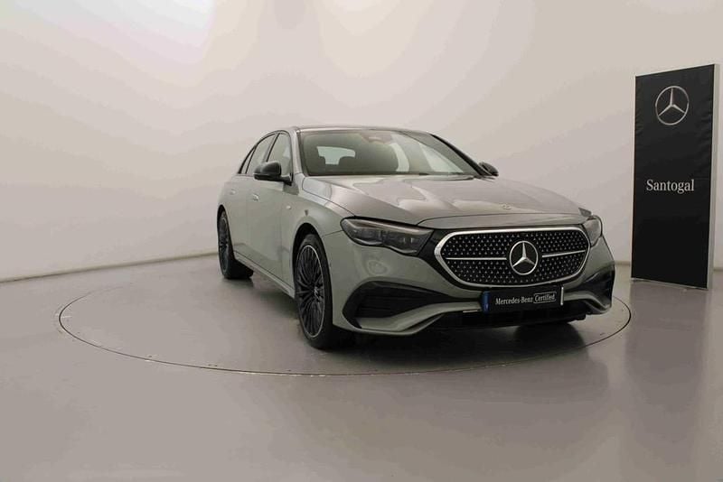 Cinzento Novo 2025 Mercedes E300 Sedan | € 85.990 (Caro) - Imagem 1/4