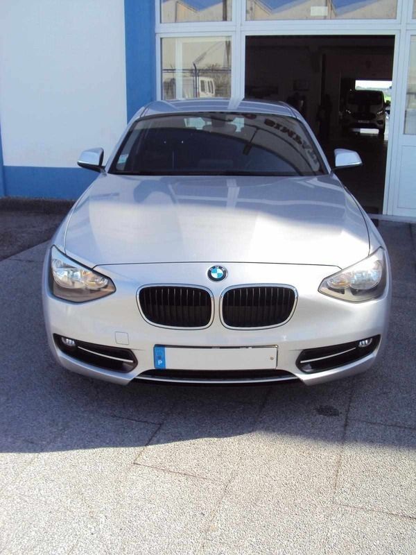 Cinzento Usado 2014 BMW 116 Sport Line Citadino | € 14.950 (Preço elevado) - Imagem 1/4