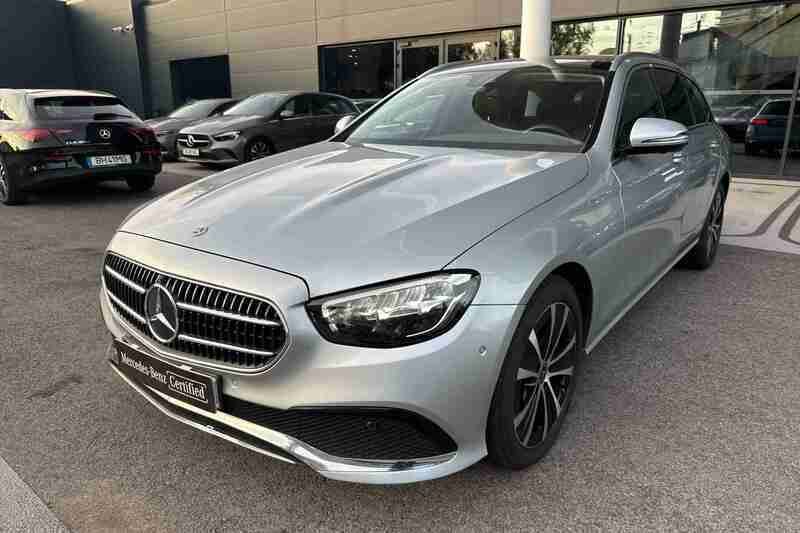 Cinzento Usado 2022 Mercedes E300 Avantgarde Carrinha | € 55.900 - Imagem 1/4
