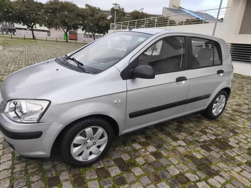 Cinzento Usado 2004 Hyundai Getz Citadino | € 2.599 - Imagem 1/4