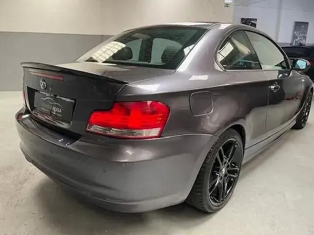 Usado BMW 120 Coupé 177 HP (130 kW) 2009 Cinza antracite Coupé