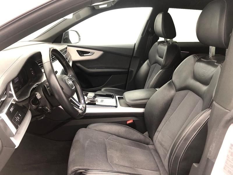 Usado Audi Q8 340 HP (250 kW) 2022 Branco SUV