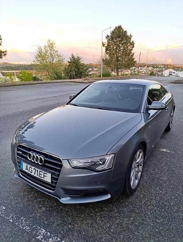 Cinzento Usado 2012 Audi A5 Coupé | € 8.250 (Super Preço) - Imagem 1/4