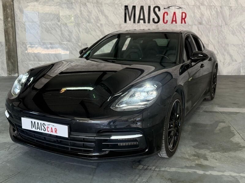 Preto Usado 2019 Porsche Panamera Sedan | € 79.500 (Preço justo) - Imagem 1/4