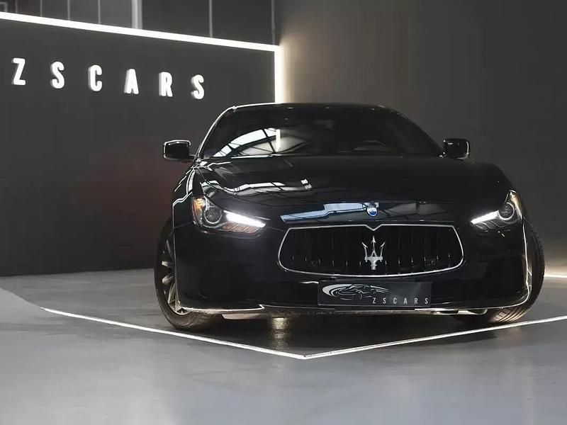 Usado Maserati Ghibli 275 HP (202 kW) 2015 Preto Sedan