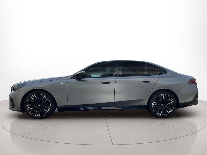 Usado BMW i5 Comfort Edition 442 kW (601 HP) 2025 Sedan