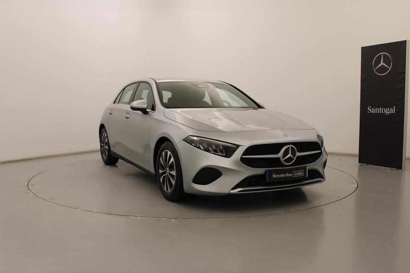 Cinzento Novo 2025 Mercedes A200 | € 35.490 (Bom preço) - Imagem 1/4