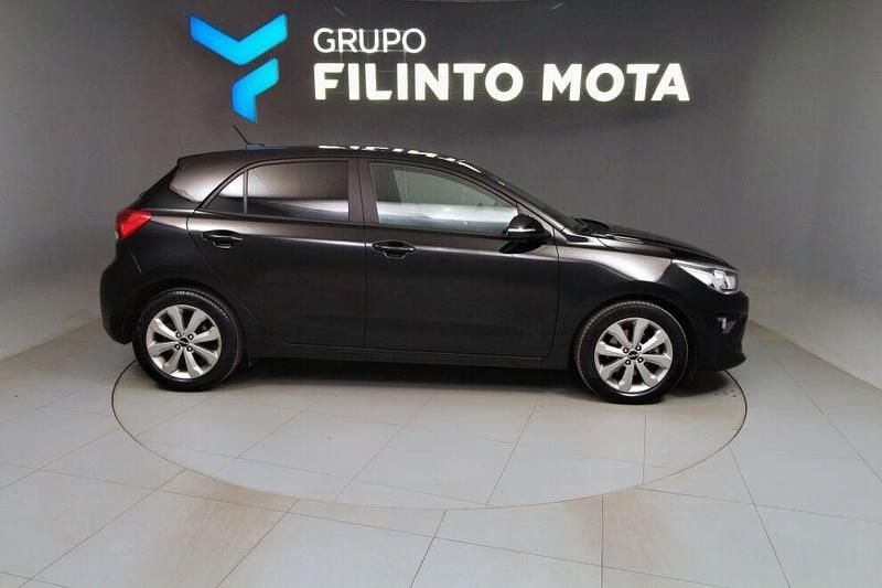 Preto Usado 2023 Kia Rio | € 14.840 (Bom preço) - Imagem 1/4