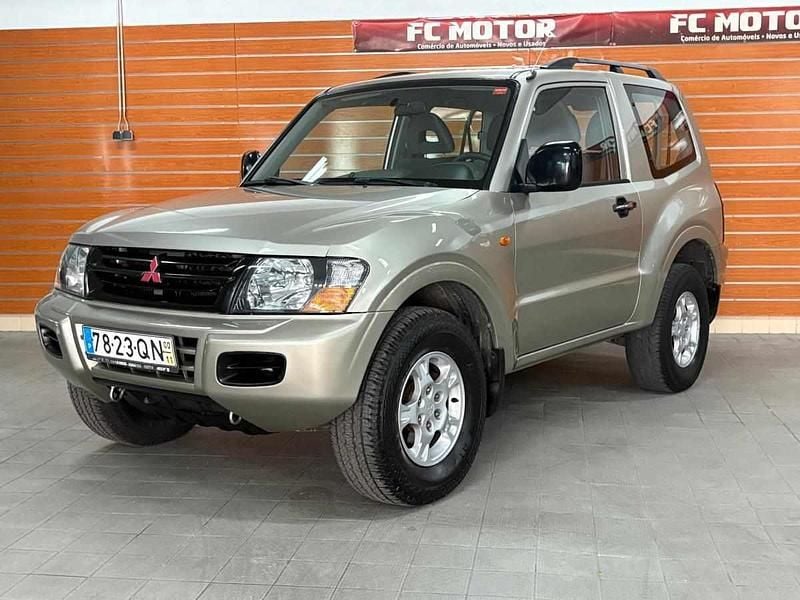 Cinzento Usado 2000 Mitsubishi Pajero SUV | € 16.900 (Caro) - Imagem 1/4