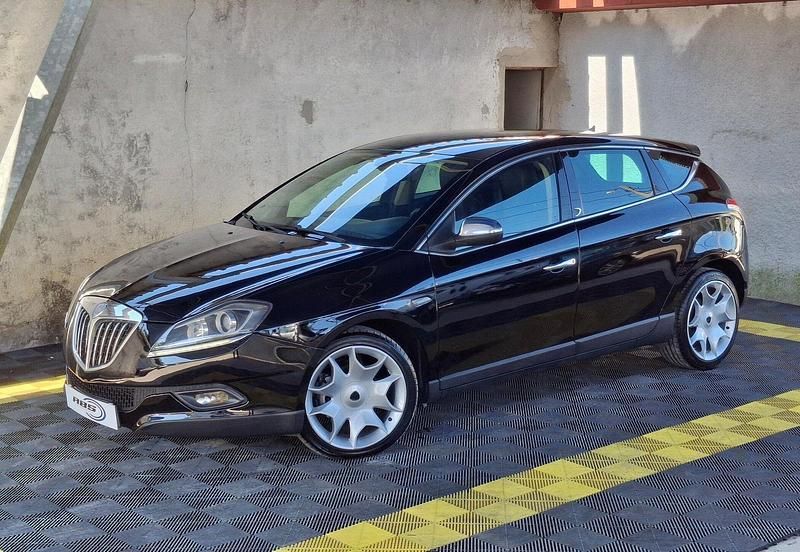 Preto Usado 2013 Lancia Delta Platinum | € 9.990 - Imagem 1/4