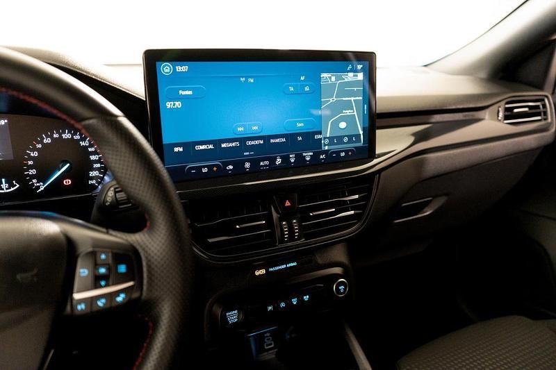 Usado Ford Focus ST-Line 125 HP (91 kW) 2022 Branco Carrinha