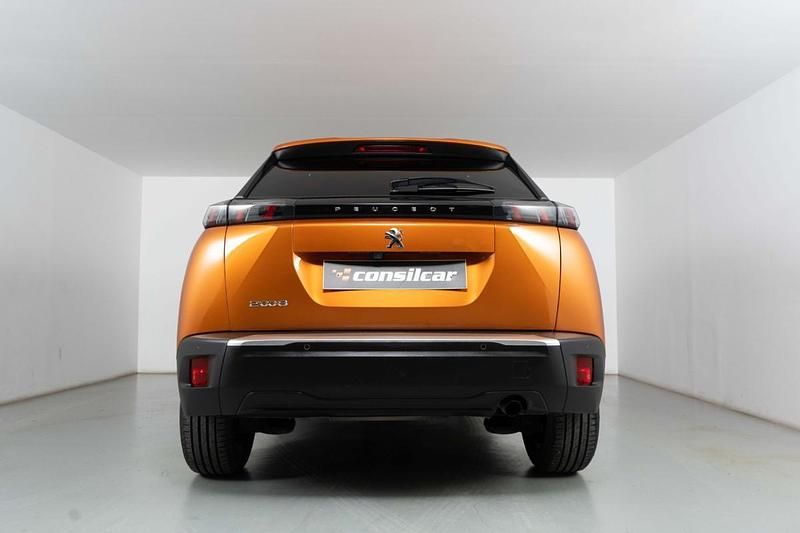 Usado Peugeot 2008 Allure 102 HP (75 kW) 2023 Laranja SUV