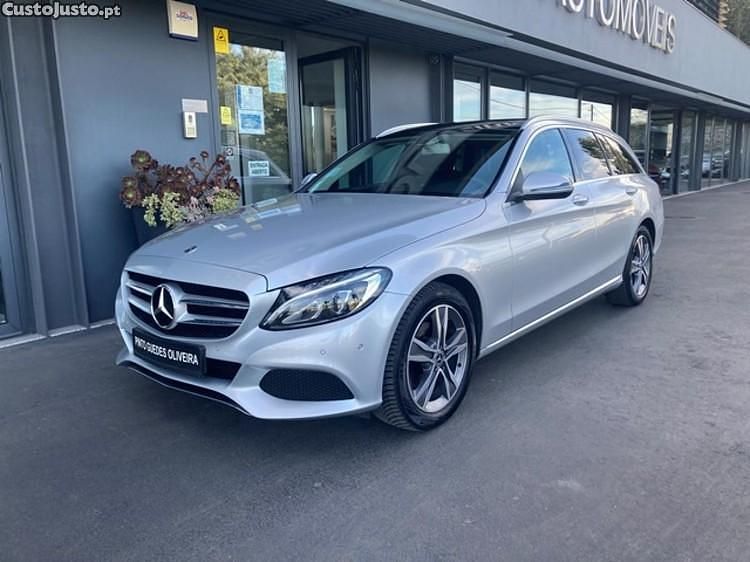 Cinza Usado 2018 Mercedes C180 Avantgarde Sedan | € 21.500 - Imagem 1/1