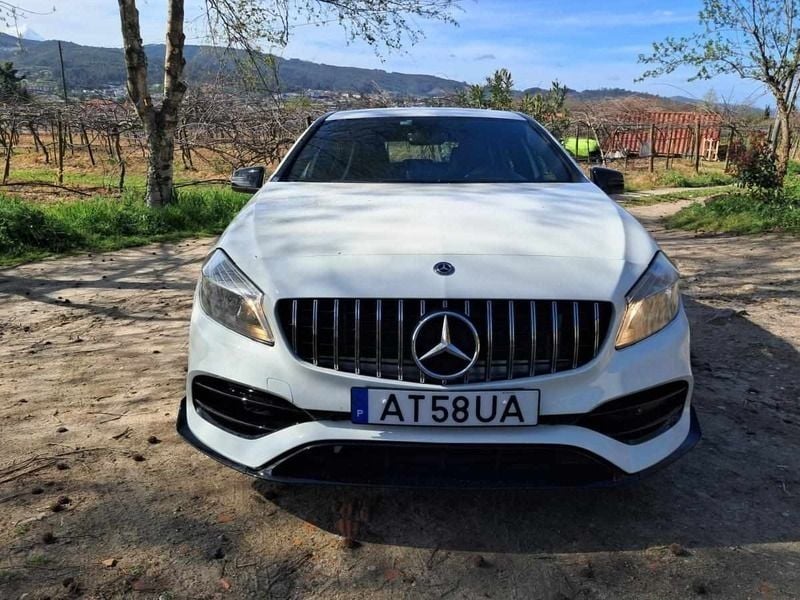 Branco Usado 2017 Mercedes A160 Citadino | € 15.500 (Preço justo) - Imagem 1/4