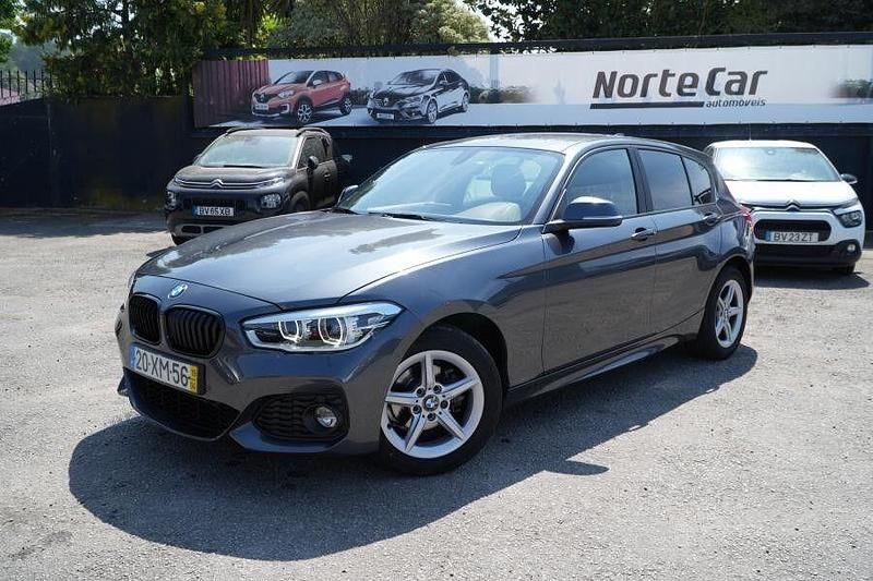 Cinza Usado 2019 BMW 116 Advantage Citadino | € 18.450 - Imagem 1/4