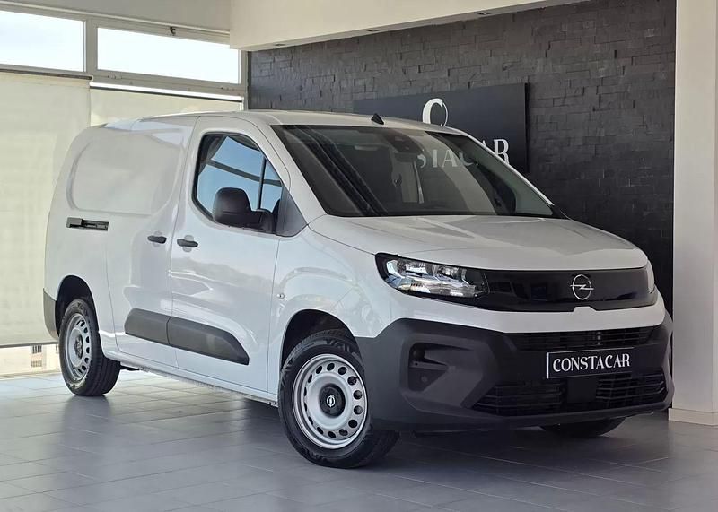 Branco Usado 2024 Opel Combo Monovolume | € 21.900 (Preço elevado) - Imagem 1/4