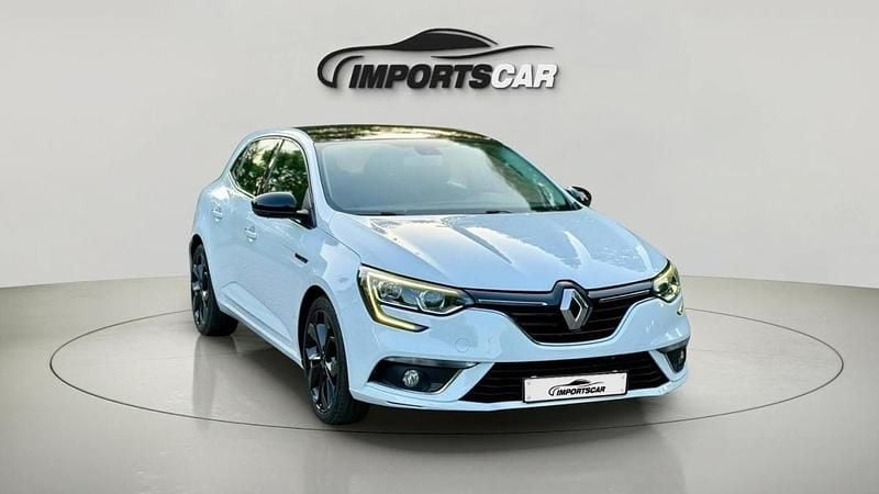 Branco Usado 2019 Renault Mégane IV Intens Sedan | € 15.900 (Preço justo) - Imagem 1/4