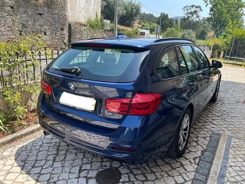 Usado BMW 318 Advantage 150 HP (110 kW) 2018 Azul Carrinha