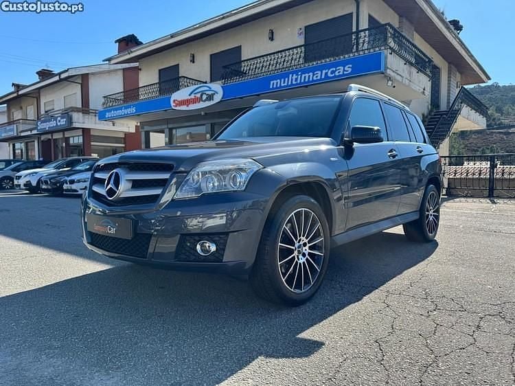 Cinza Usado 2010 Mercedes GLK220 SUV | € 17.990 - Imagem 1/1
