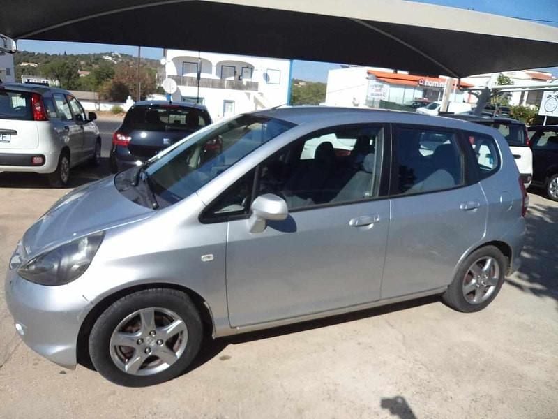 Cinzento Usado 2007 Honda Jazz Citadino | € 3.950 (Bom preço) - Imagem 1/4