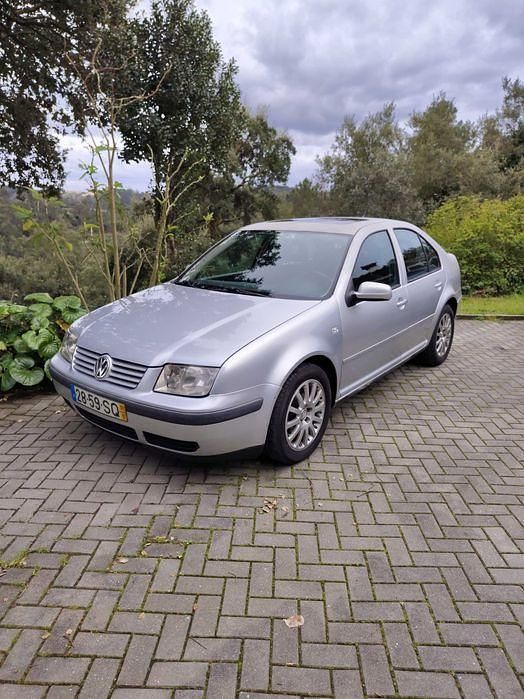 Usado 2001 VW Bora Sedan | € 2.750 - Imagem 1/4