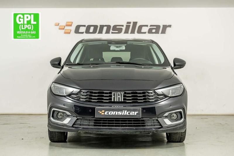 Usado Fiat Tipo Life 101 HP (74 kW) 2021 Preto Sedan