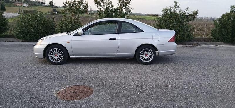Usado Honda Civic 125 HP (91 kW) 2001 Coupé