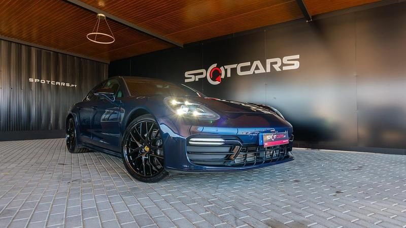 Azul Usado 2018 Porsche Panamera Sedan | € 64.990 - Imagem 1/4