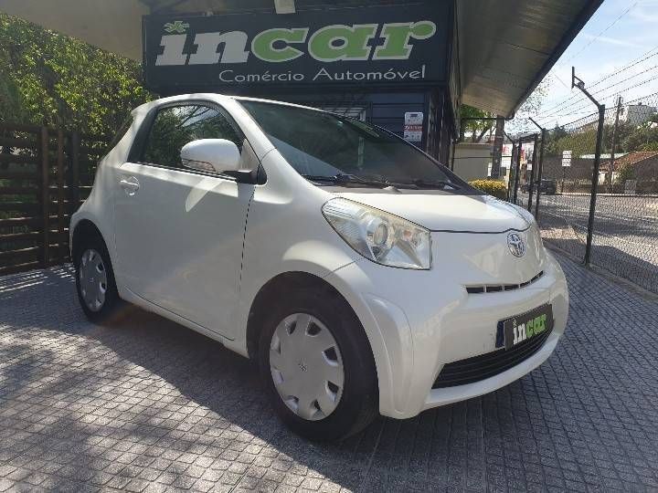 Branco Usado 2010 Toyota iQ Citadino | € 6.400 (Caro) - Imagem 1/4