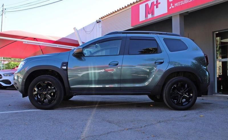 Verde Usado 2023 Dacia Duster Journey SUV | € 21.400 (Preço justo) - Imagem 1/1