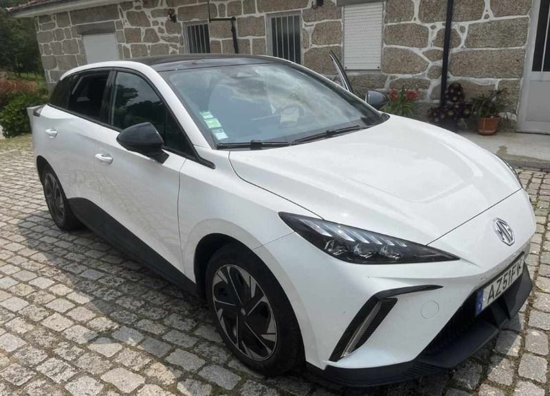 Branco Usado 2023 MG MG4 EV Citadino | € 24.800 - Imagem 1/4