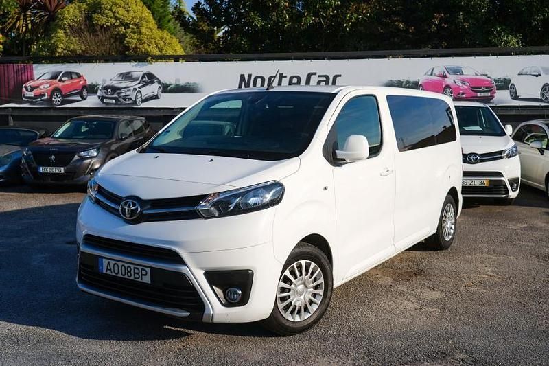 Usado Toyota Proace 120 HP (88 kW) 2022 Branco Monovolume