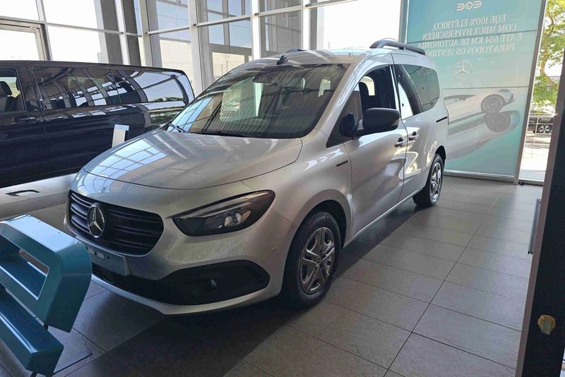 Cinzento Novo 2024 Mercedes eCitan | € 52.272 - Imagem 1/4