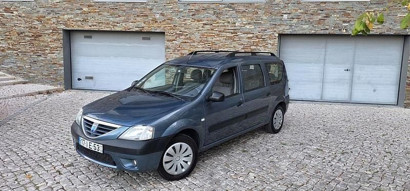 Usado 2009 Dacia Logan MCV Sedan | € 4.750 - Imagem 1/4