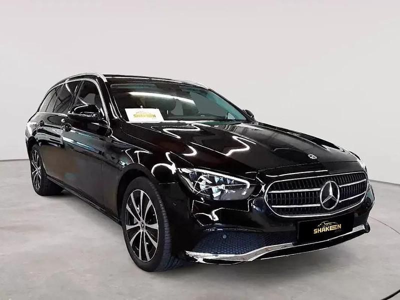 Preto Usado 2022 Mercedes E300 Avantgarde Carrinha | € 37.990 (Bom preço) - Imagem 1/4