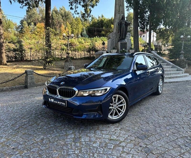 Azul Usado 2020 BMW 318 Carrinha | € 24.490 (Bom preço) - Imagem 1/4