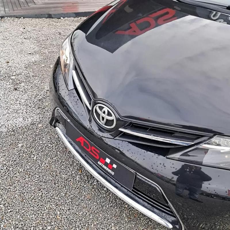 Usado Toyota Auris Touring Sports Active 90 HP (66 kW) 2015 Preto Carrinha