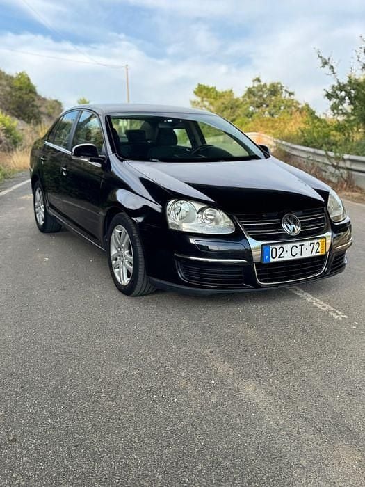 Usado 2007 VW Jetta Sedan | € 4.750 - Imagem 1/4