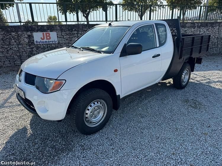 Branco Usado 2009 Mitsubishi L200 Invite Pickup | € 18.450 (Preço justo) - Imagem 1/1