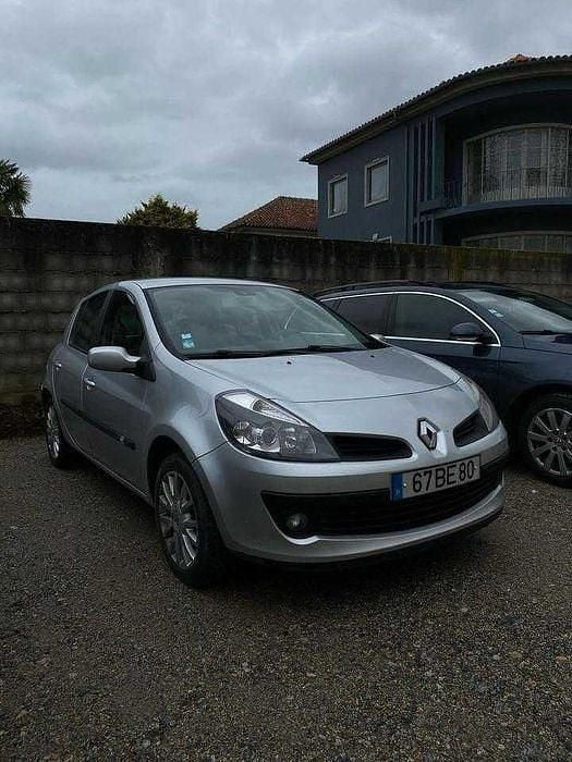 Usado 2006 Renault Clio III Sedan | € 4.000 - Imagem 1/4
