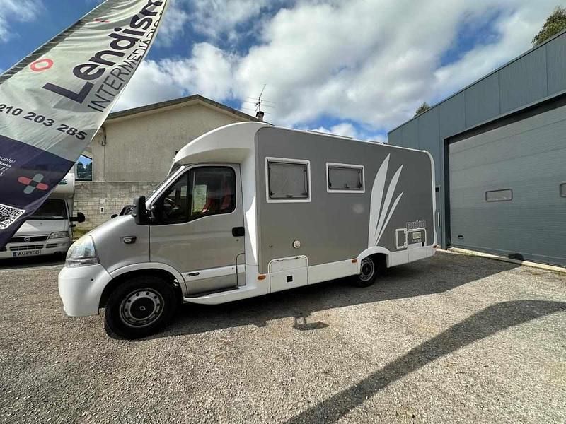 Branco Usado 2009 Renault Master Van | € 37.500 - Imagem 1/4