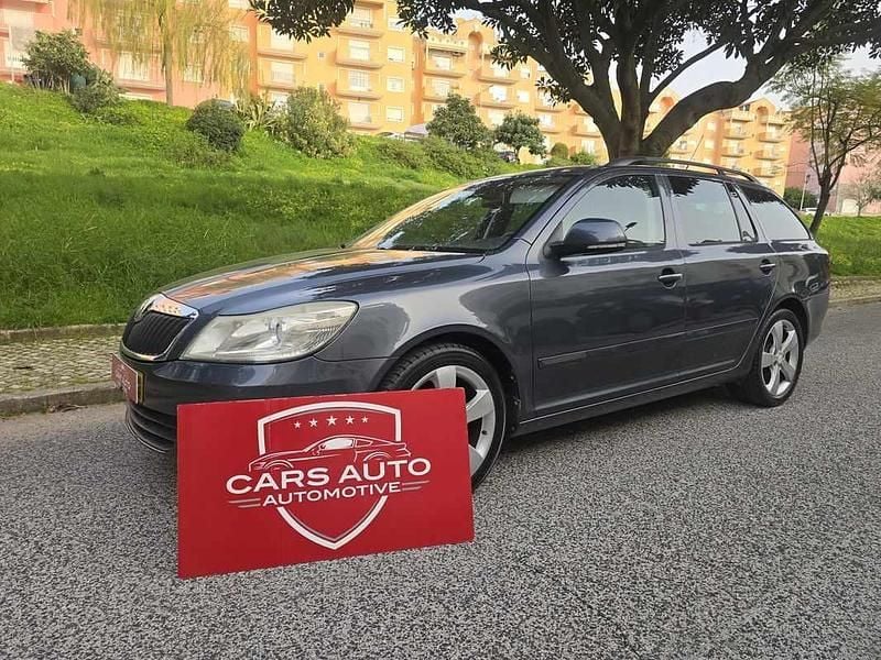 Usado Skoda Octavia SportLine 105 HP (77 kW) 2009 Cinza Carrinha