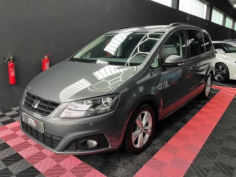 Usado Seat Alhambra Style 150 HP (110 kW) 2018 Cinzento Monovolume