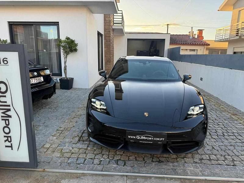 Outra Usado 2021 Porsche Taycan Turbo S Sedan | € 79.500 - Imagem 1/4