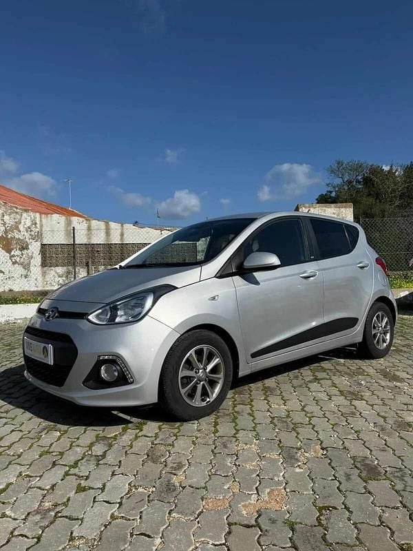 Usado Hyundai i10 66 HP (48 kW) 2016 Cinzento Citadino
