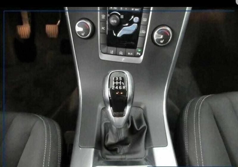 Usado Volvo XC60 190 HP (139 kW) 2015 Preto SUV